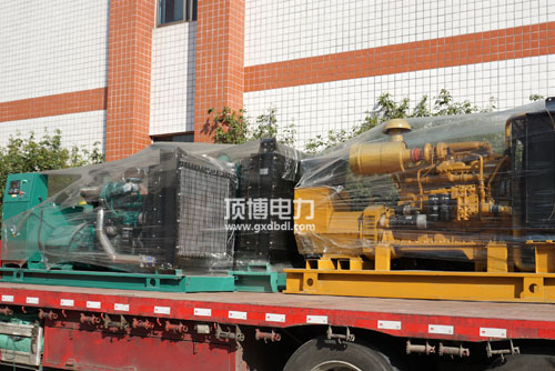 柴油發(fā)電機組蓄電池上白色粉末是什么？怎么產(chǎn)生的？