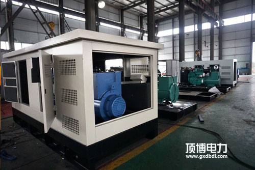 柴油50kw發(fā)電機(jī)組意想不到并機(jī)4大好處，除了省油，更能集中調(diào)度！